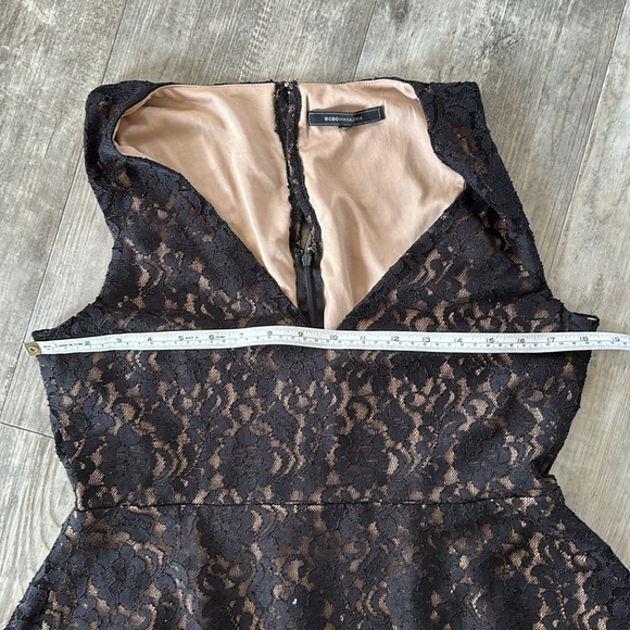 BCBG LACE - Picture 3 of 10